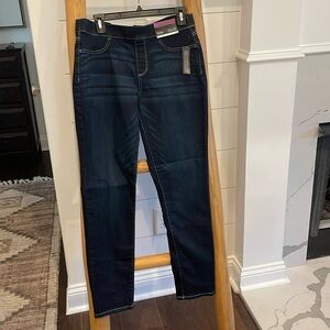 NWT a.n.a Pull-On Jegging